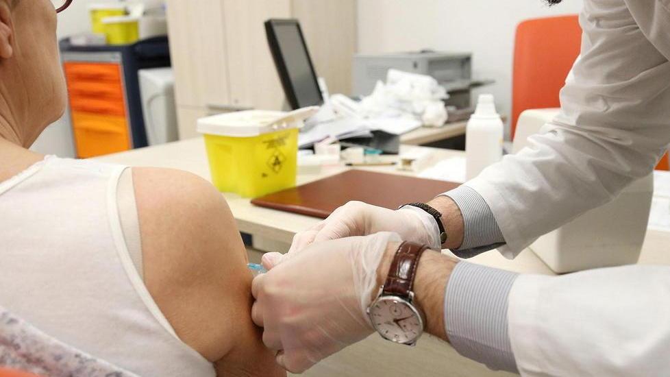 In un giorno 3.300 vaccinati