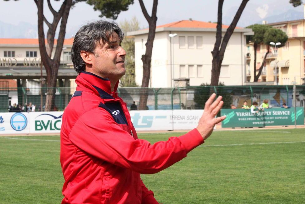 Massese, mister Giampaolo Pinna ha problemi a centrocampo 