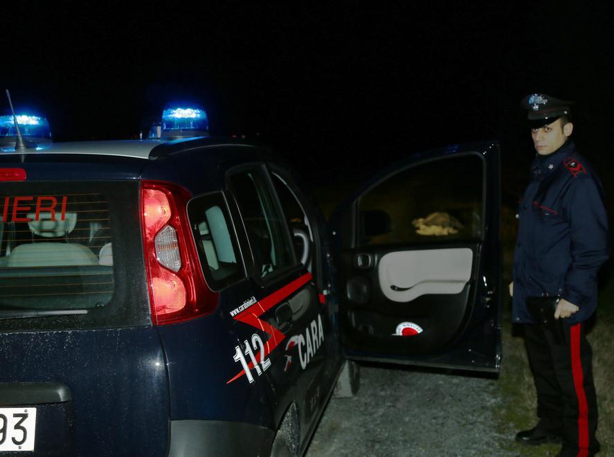 Scatta l’allarme in una ditta, scoperti con la refurtiva 