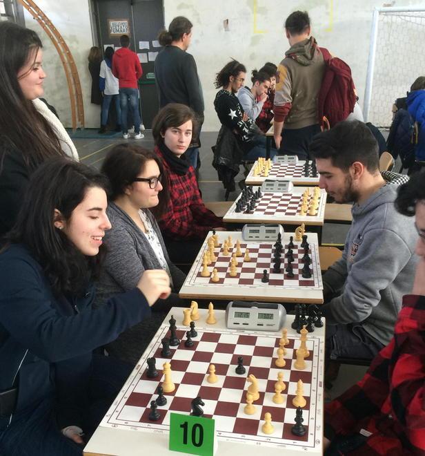 Sfida a scacchi tra 120 studenti 