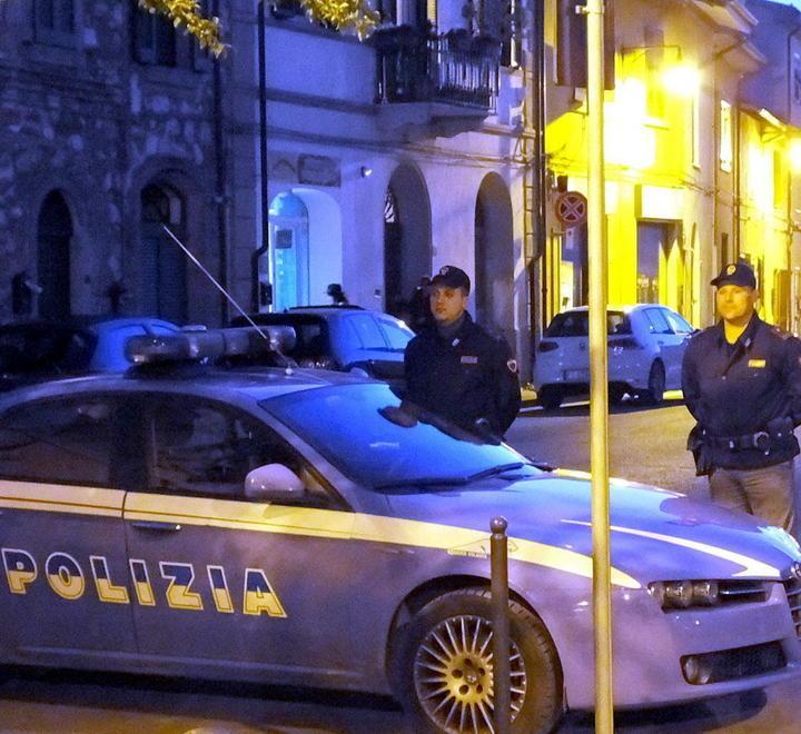“Sentinelle” in strada per avvistare i ladri 