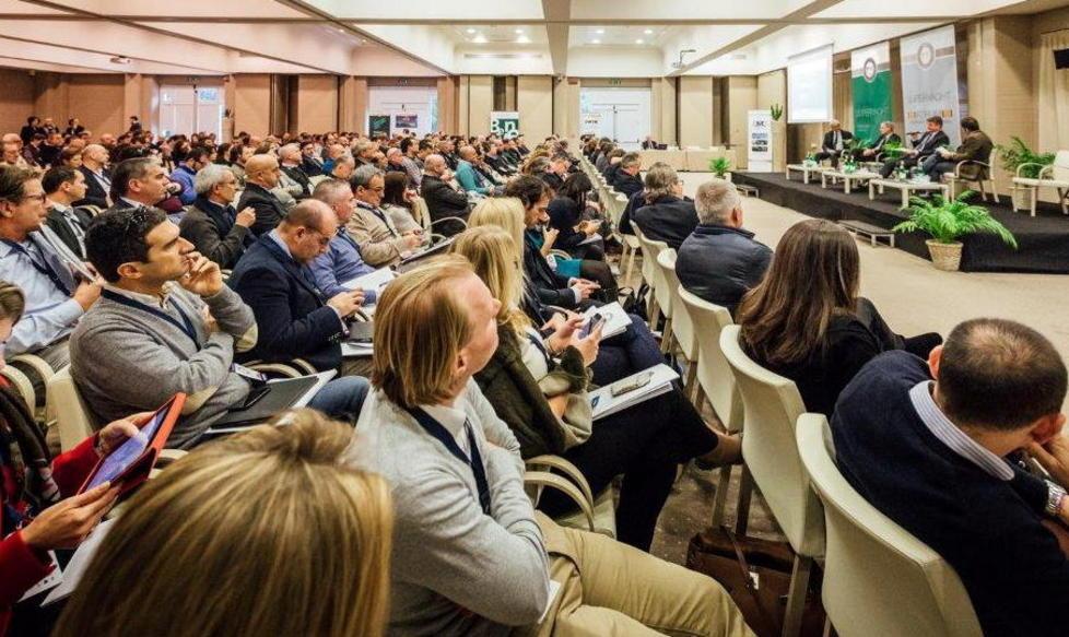 Serata di lusso tra arte e super yacht