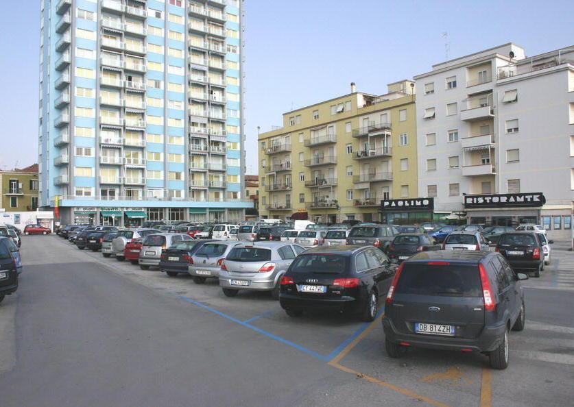 Anche piazza XXV Aprile si rifà il look 