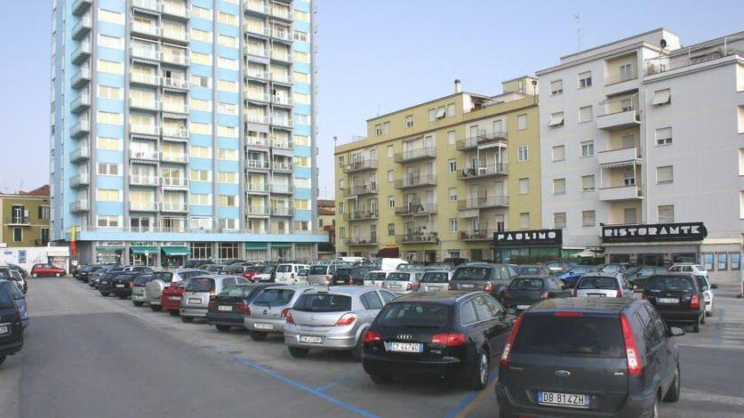 Anche piazza XXV Aprile si rifà il look