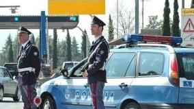 Si accodava alle auto per non pagare il pedaggio: denunciato camionista
