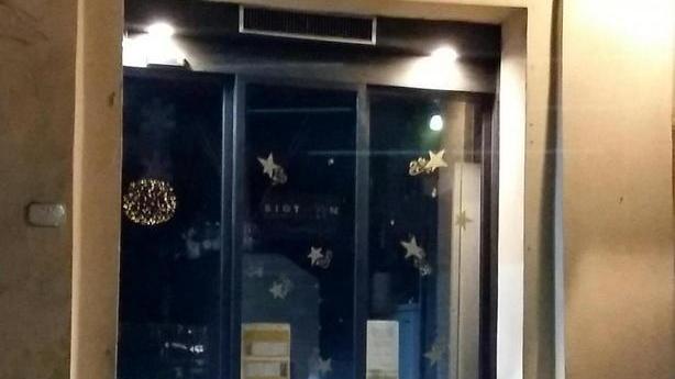 Movida, dopo l’esposto ecco i fiori