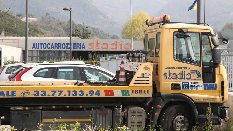 Incredulità a Camaiore «Riparavamo le auto noi all’oscuro di tutto»