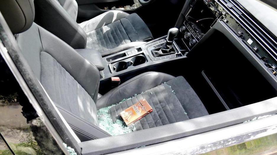 Depredata l’auto del sindaco di Livorno