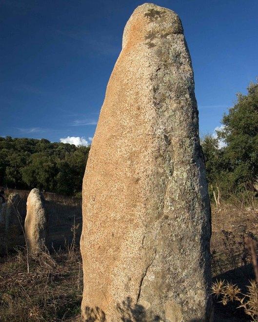 Oggi al Circolo Sassarese una conferenza di Murru sui menhir