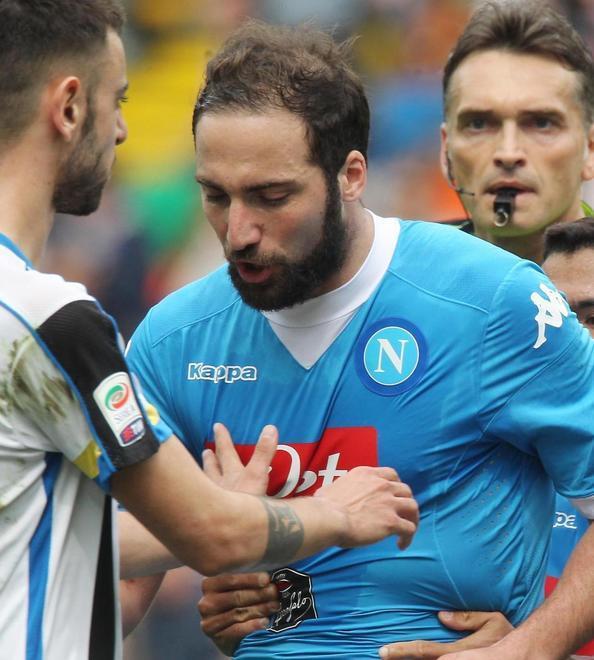 Il giudice conferma le 4 giornate a Higuain Rizzoli “salva” Bonucci