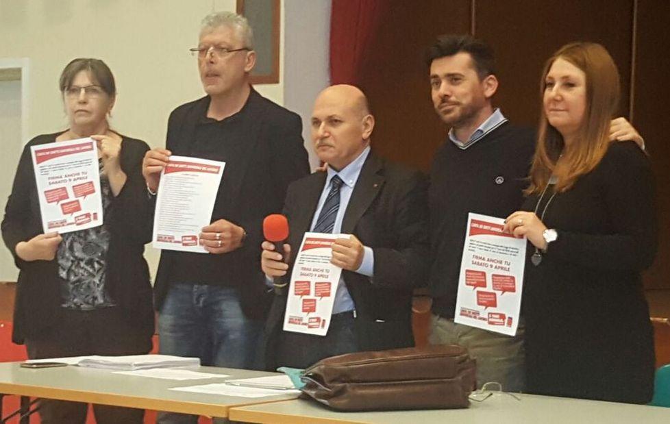 La carta dei diritti sul lavoro, raccolta firme 