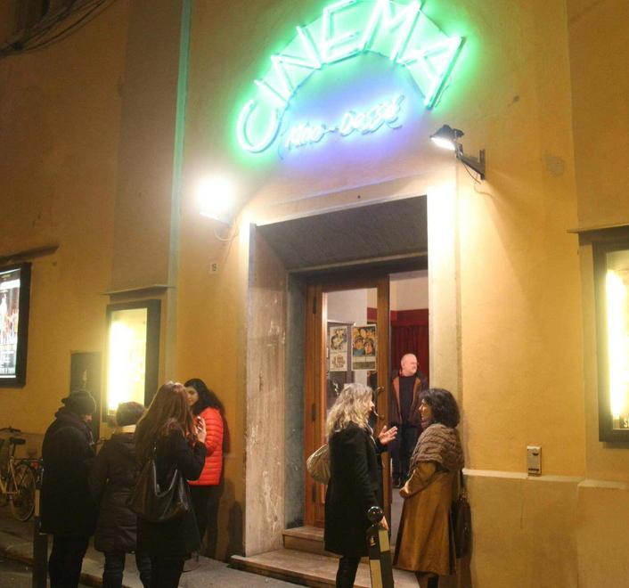 Una discoteca al posto del cinema Kino Dessé 