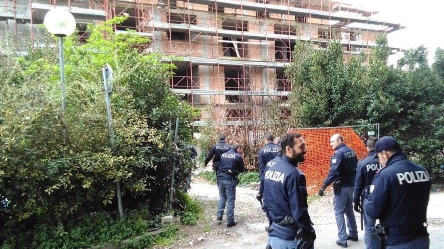 Poliziotti nell'ex Draga
