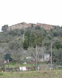 M5S: «Irregolari i cartelli di divieto» 