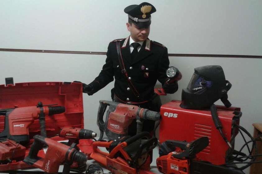 Un magazzino pieno di oggetti rubati