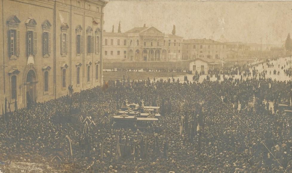Lite “storica” sull’eccidio di piazza Grande