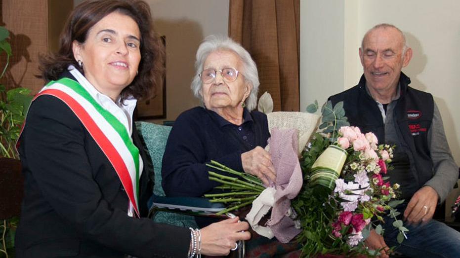 Bouquet di fiori per le 105 primavere di nonna Ulderica
