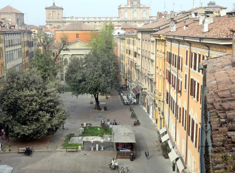 Piazza Mazzini, che cosa fare del verde? 