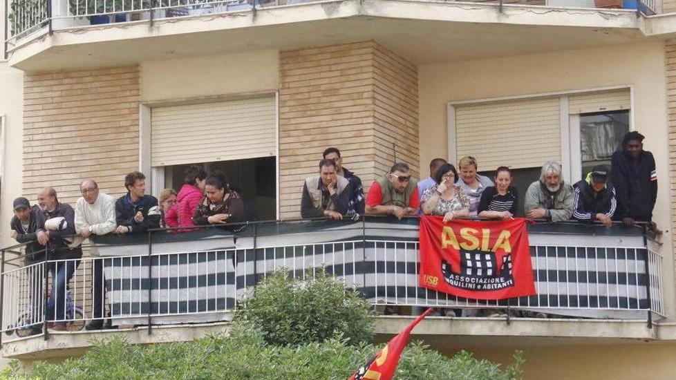 Casa, esplode la guerra fra famiglie a Livorno