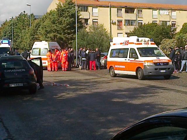I carabinieri sul luogo della misteriosa esplosione