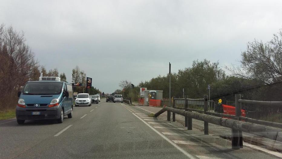 I lavori in corso sulla via Aurelia tra Vada e Rosignano Solvay