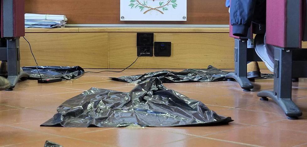 Referendum, un flash mob in consiglio