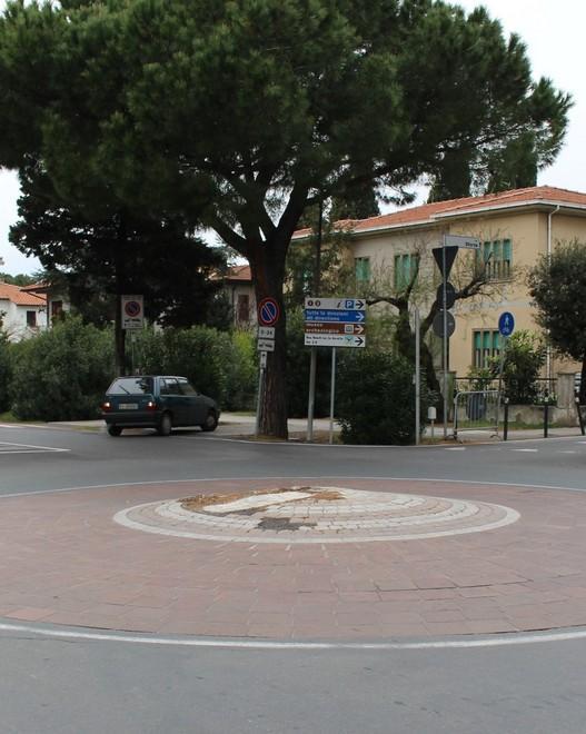 Sarà rifatta la rotatoria di viale della Repubblica
