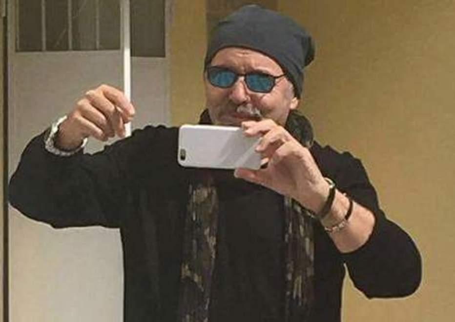 Il clippino di Vasco per i fans davanti alla sua villa