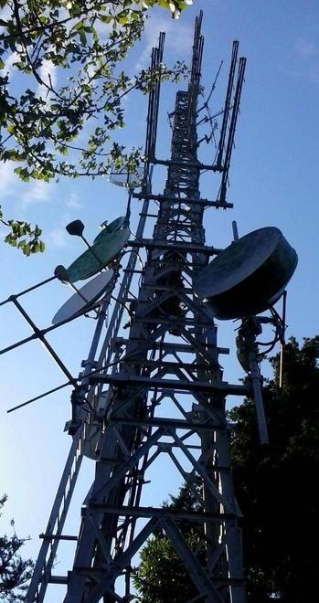 Maxi petizione contro l'antenna a Montenero: firmano in 400