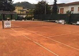 Rugani apre un circolo del tennis 
