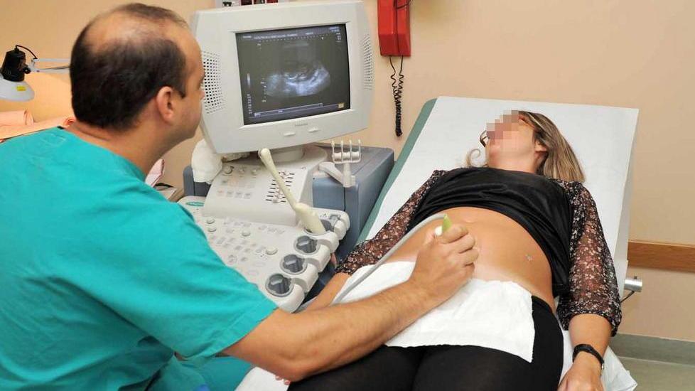 Troppi test prenatali il Versilia scoppia
