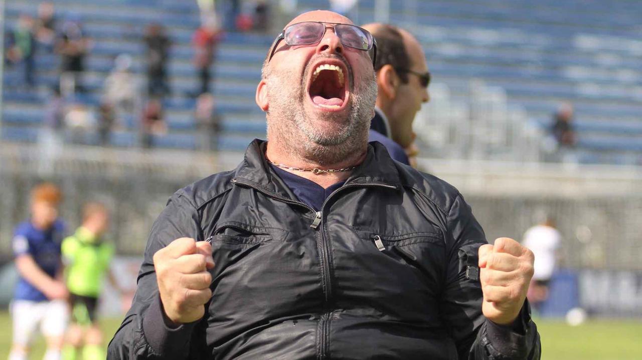 L'esultanza di Roberto Malotti per la vittoria del Prato (foto Batavia)