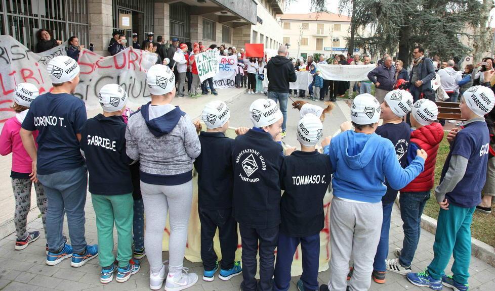 Del Ghingaro: avanti con le proposte per riaprire la piscina 