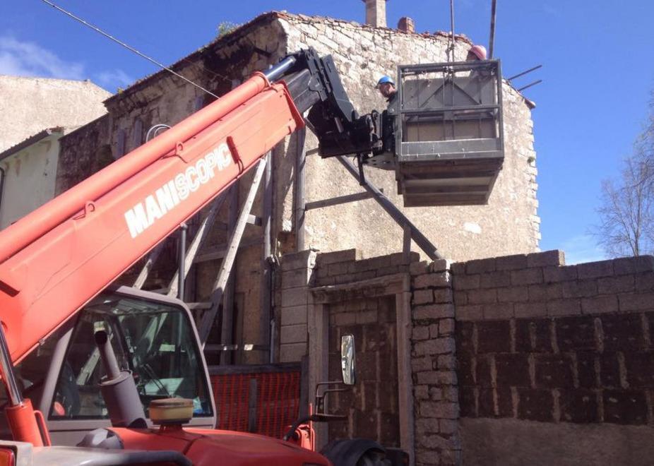 Vecchi edifici da sistemare, via ai lavori