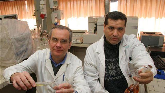 Giuseppe Bartolini (a sinistra) direttore del laboratorio del Buzzi