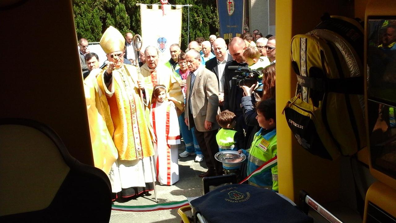 L'inaugurazione della ambulanza di Iolo