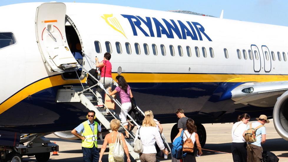 La Regione: «Alghero si salverà. E basta bugie sulle low cost» 