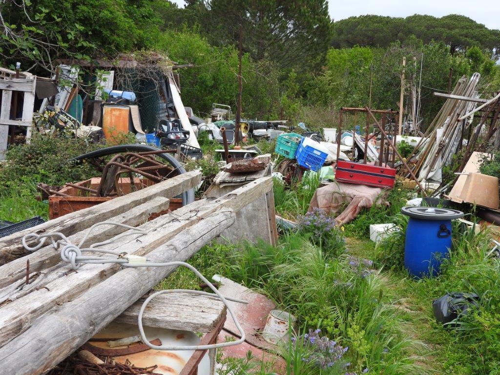 La discarica in via Curiel 