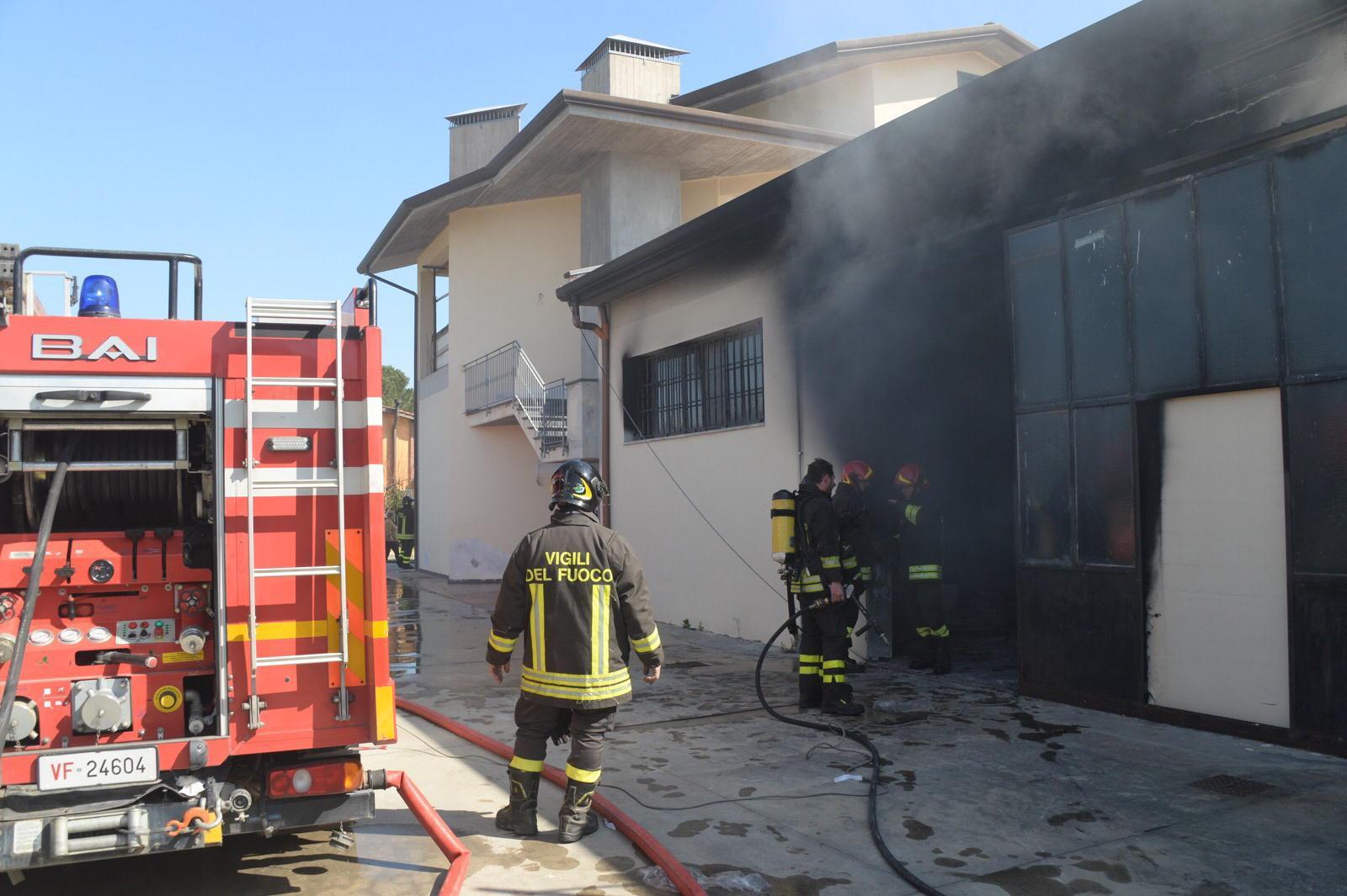 Vigili del fuoco, non funziona il 115. Per emergenze fare il 112 o il 113 