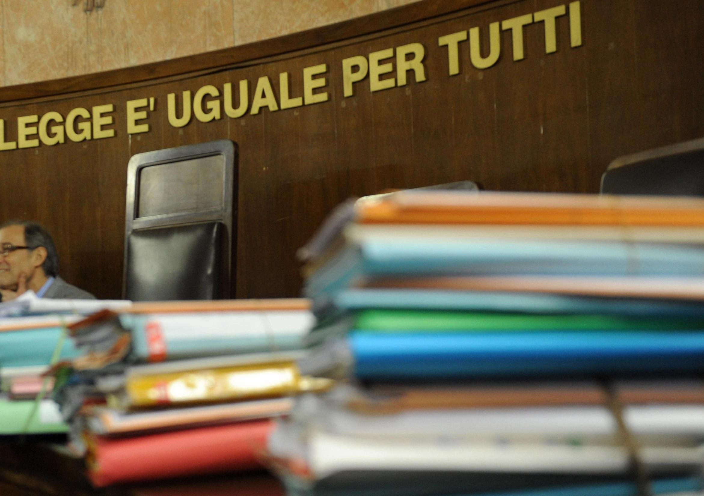 Trovati a fare sesso davanti alla chiesa, coppia va a processo 