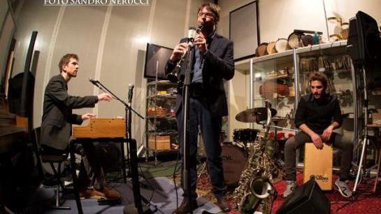Michele Marini Organic Trio live al Bainait