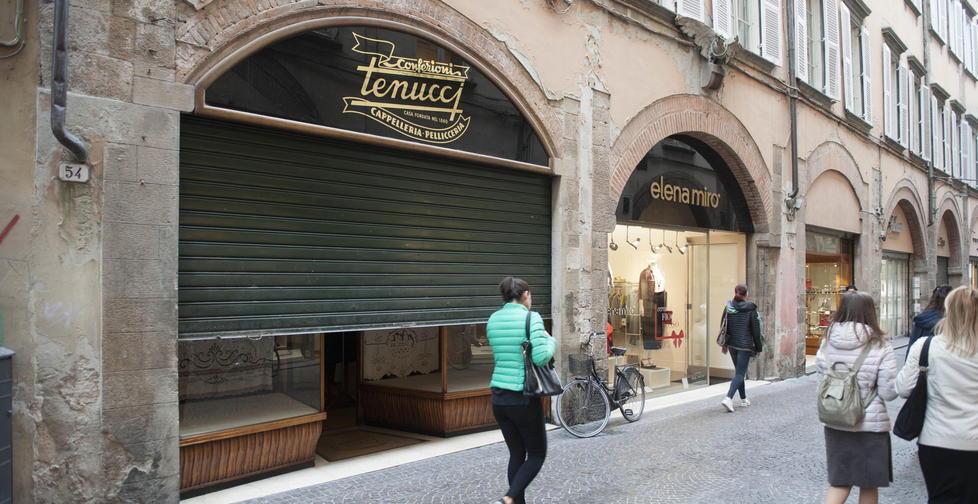 Commessi in difficoltà bussano al sindacato 