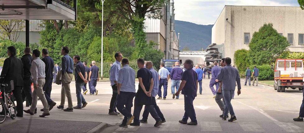No all’orario di lavoro unico Hitachi modifica il piano 