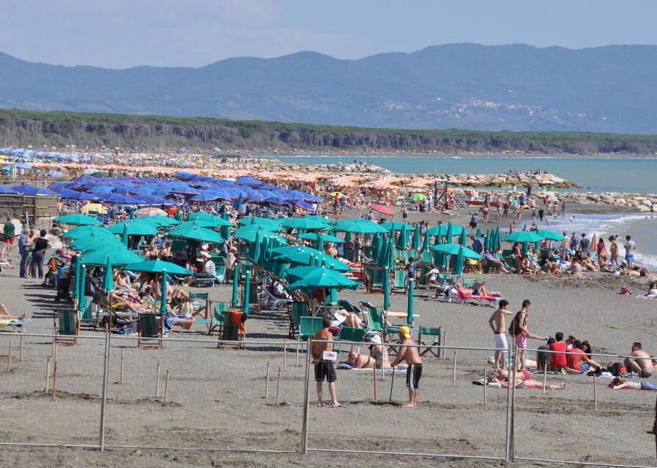 Si allarga la spiaggia libera sul lungomare di Marina 