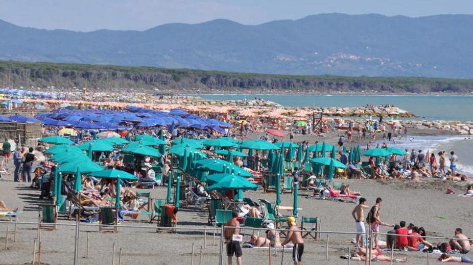 Si allarga la spiaggia libera sul lungomare di Marina