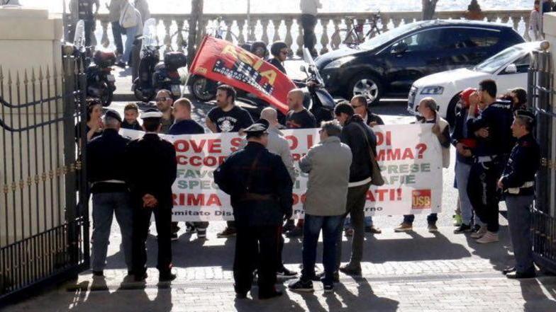 La protesta di disoccupati e sfrattati