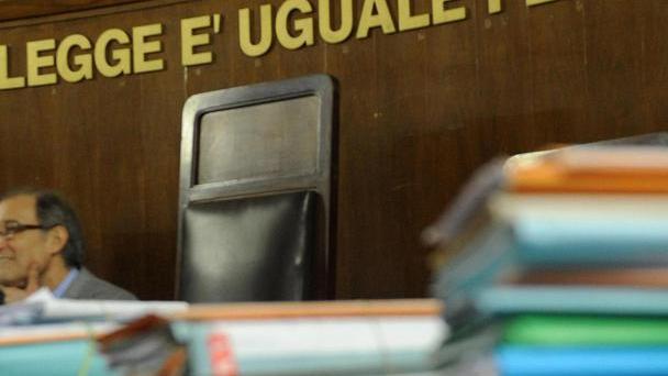 Trovati a fare sesso davanti alla chiesa coppia va a processo