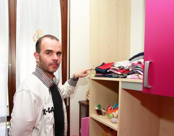 Simone Paradiso, il papà salvato dalla figlia di tre anni (Foto Gino Esposito/Gazzetta di Modena)