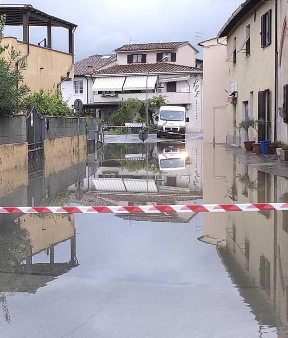 «Stufi degli allagamenti, fate in fretta i lavori» 
