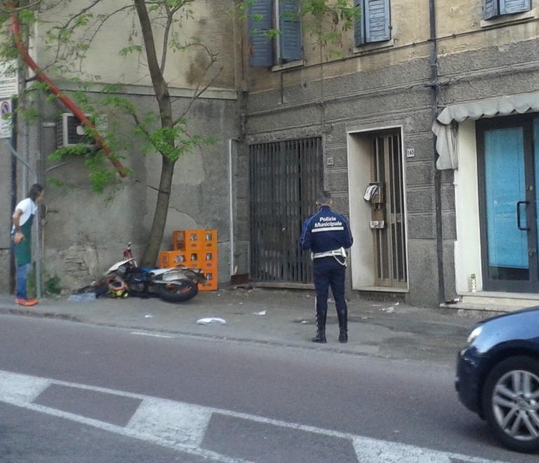 In scooter contro un muro 15enne grave all’ospedale 